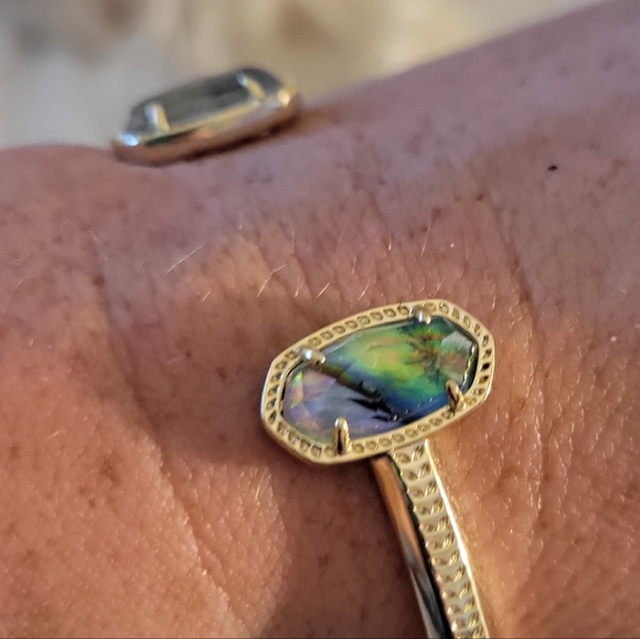 LAST 4 KENDRA SCOTT AVAILABLE.  MAKE AN OFFER ON 1 OR ALL. GENIUNE - Picture 4 of 11